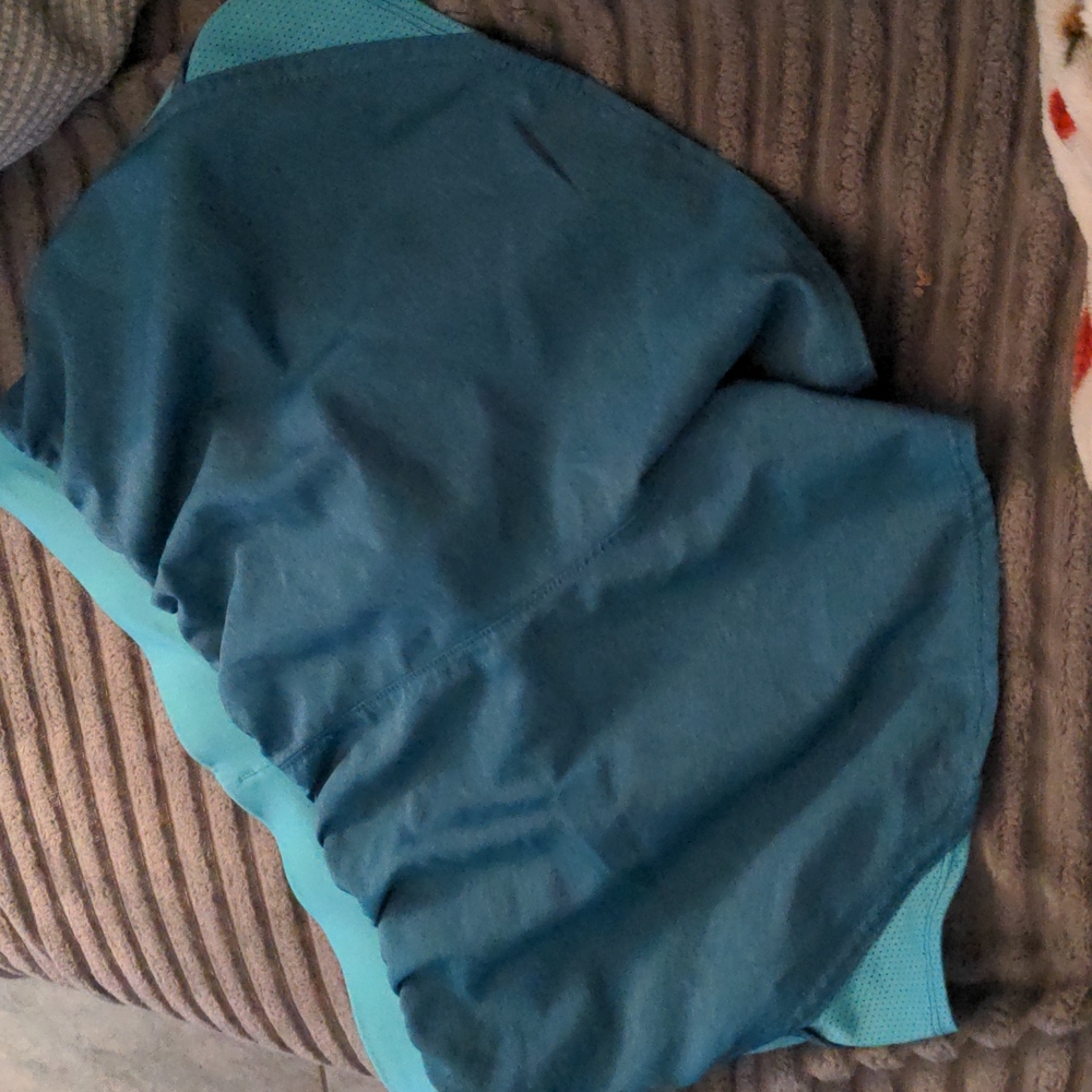 LAST CHANCE Under armour running shorts - Picture 3 of 6